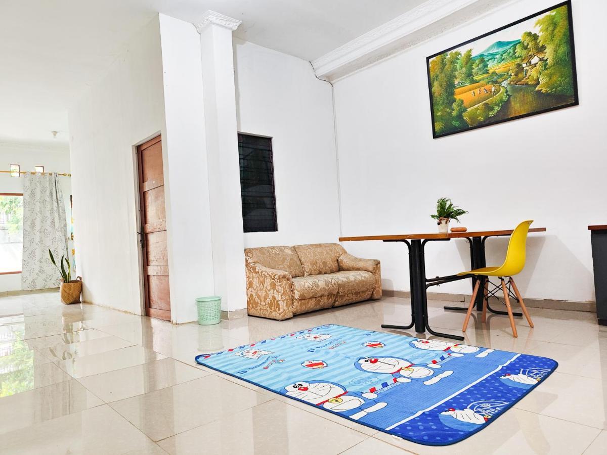 Homey Guesthouse Kertajaya Сурабая Екстериор снимка