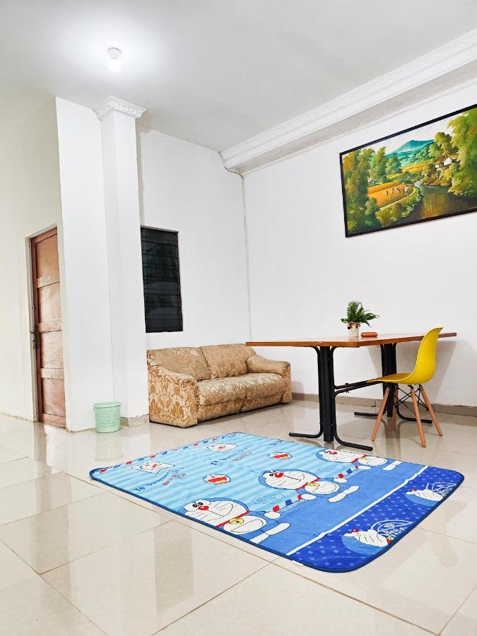 Homey Guesthouse Kertajaya Сурабая Екстериор снимка
