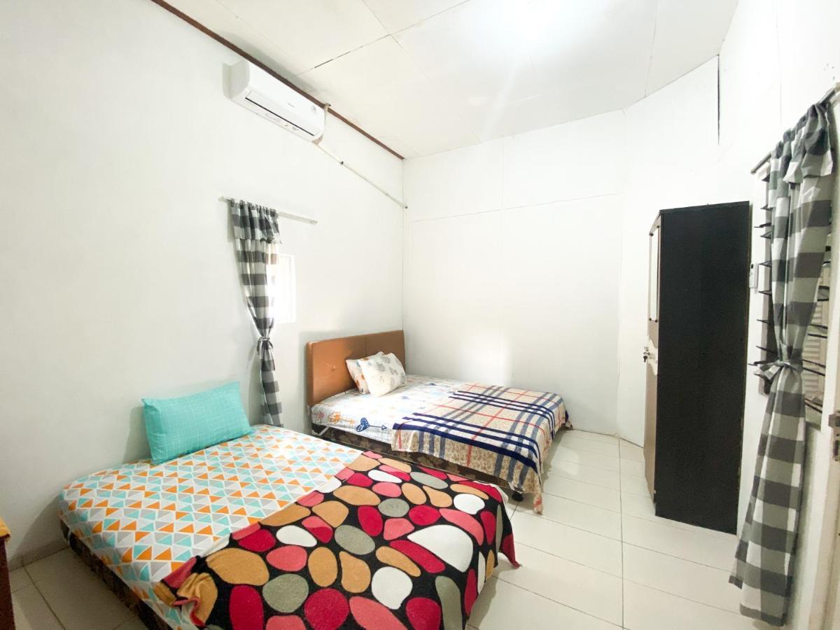 Homey Guesthouse Kertajaya Сурабая Екстериор снимка