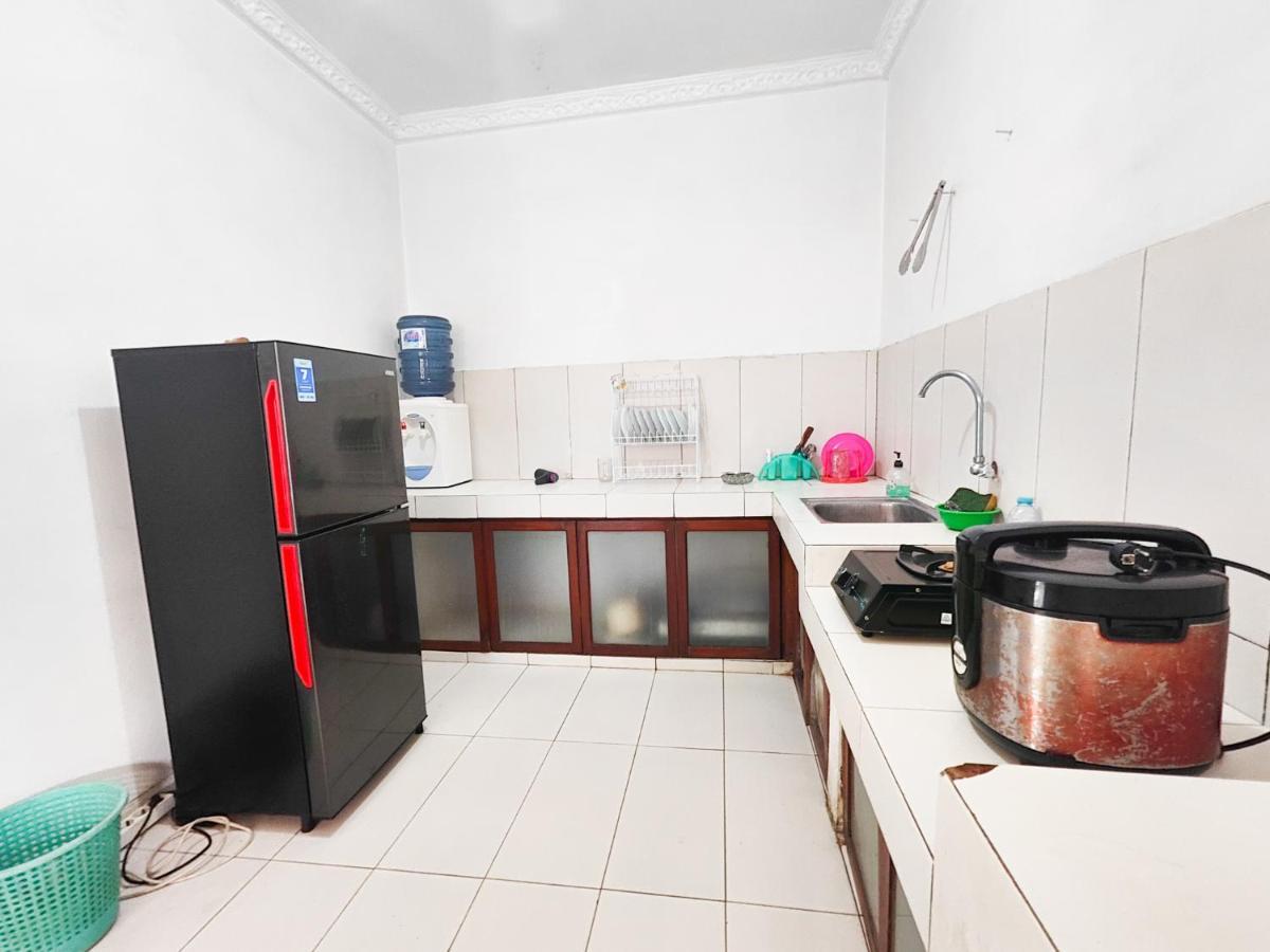 Homey Guesthouse Kertajaya Сурабая Екстериор снимка