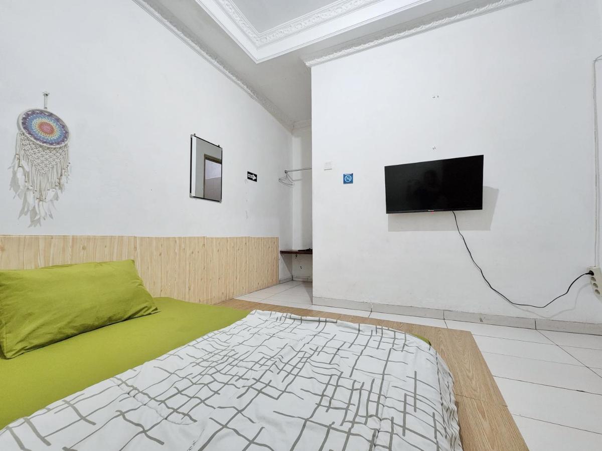 Homey Guesthouse Kertajaya Сурабая Екстериор снимка