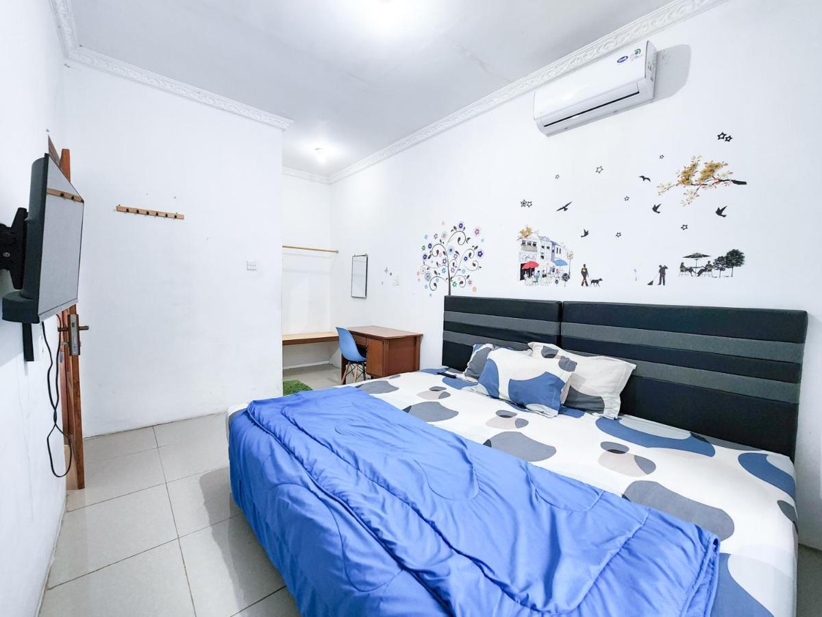 Homey Guesthouse Kertajaya Сурабая Екстериор снимка