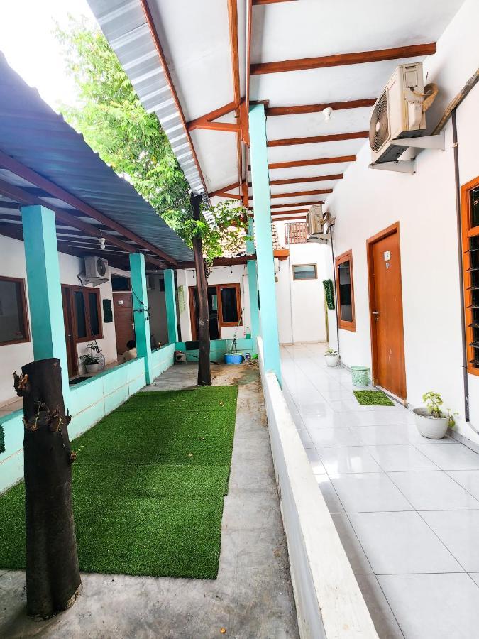 Homey Guesthouse Kertajaya Сурабая Екстериор снимка