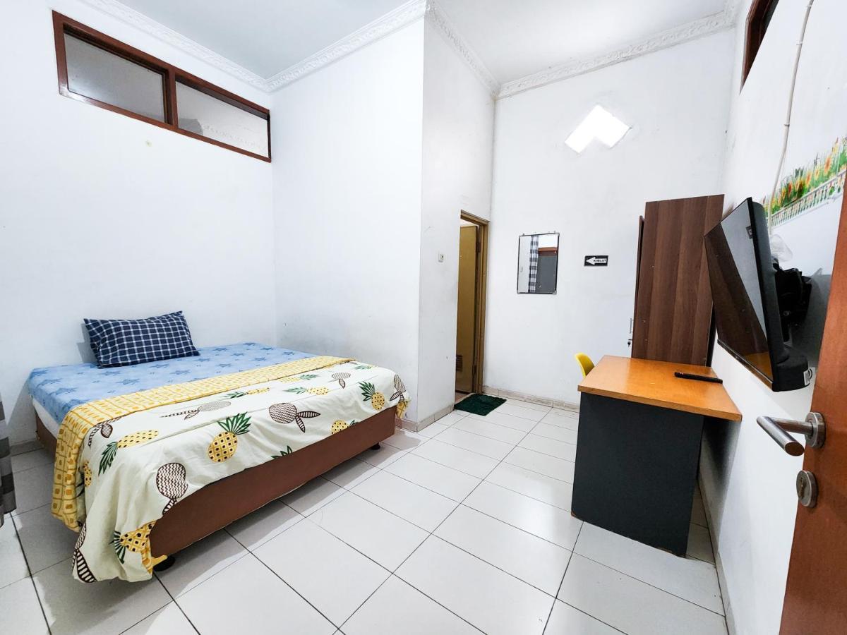 Homey Guesthouse Kertajaya Сурабая Екстериор снимка