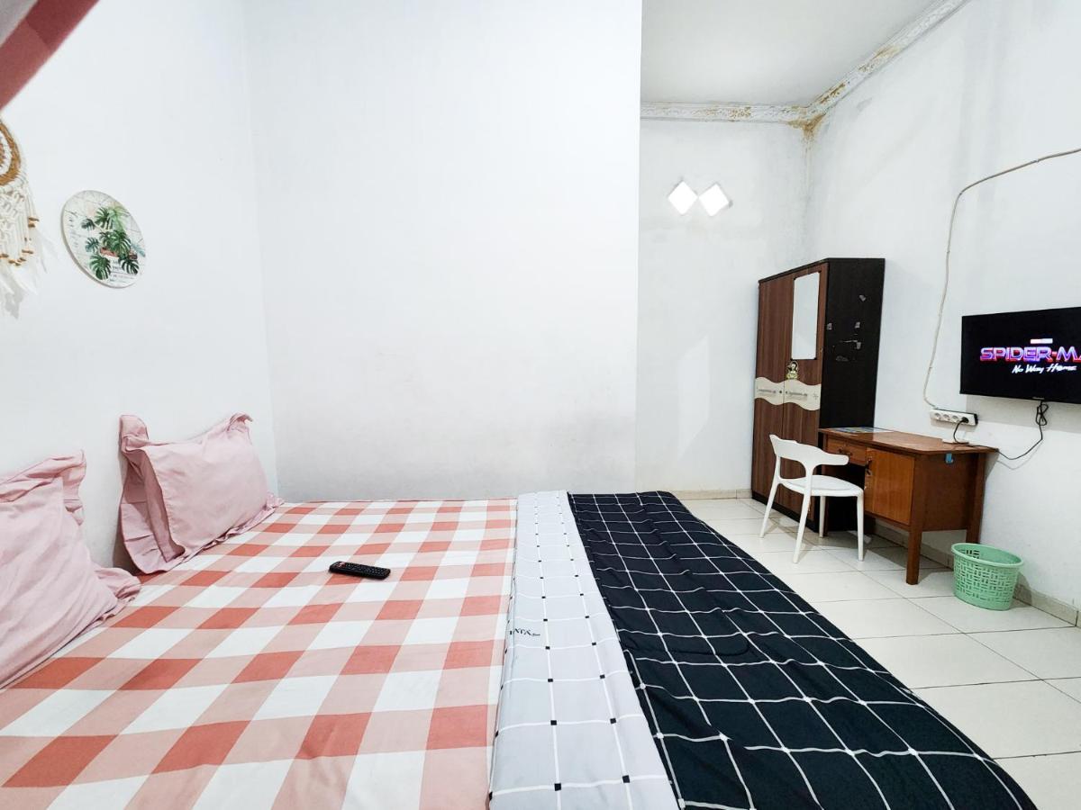 Homey Guesthouse Kertajaya Сурабая Екстериор снимка