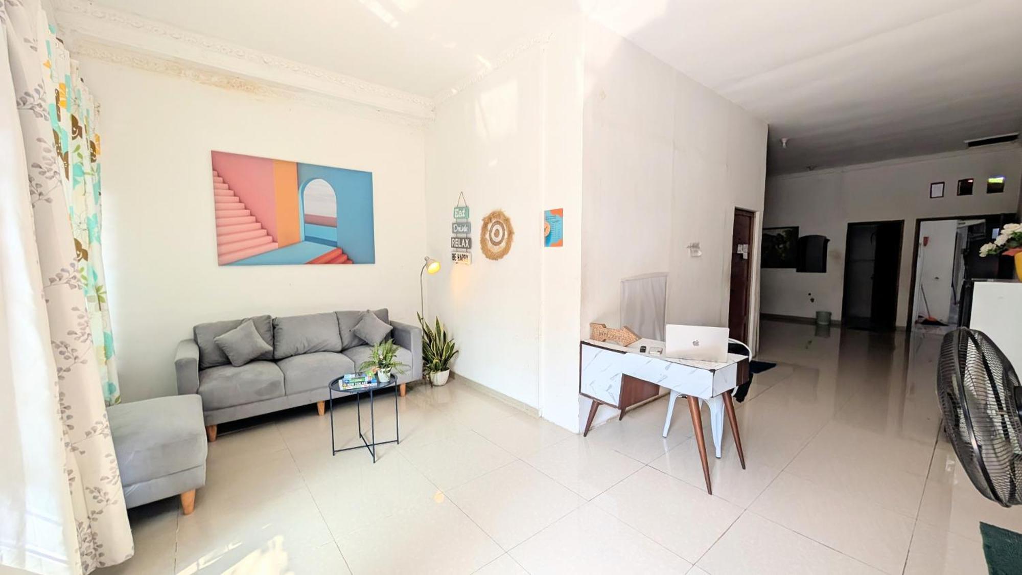 Homey Guesthouse Kertajaya Сурабая Екстериор снимка