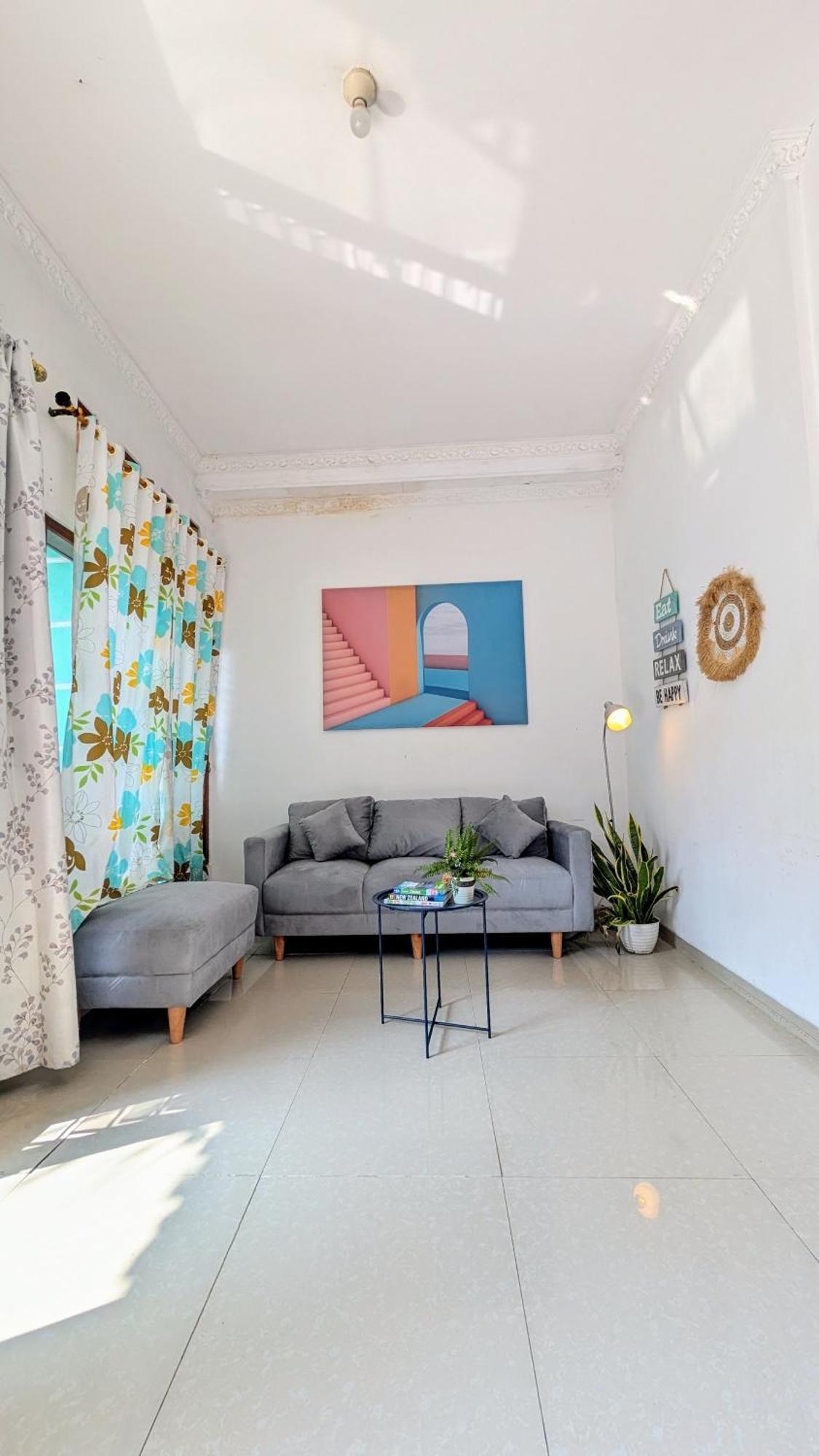 Homey Guesthouse Kertajaya Сурабая Екстериор снимка