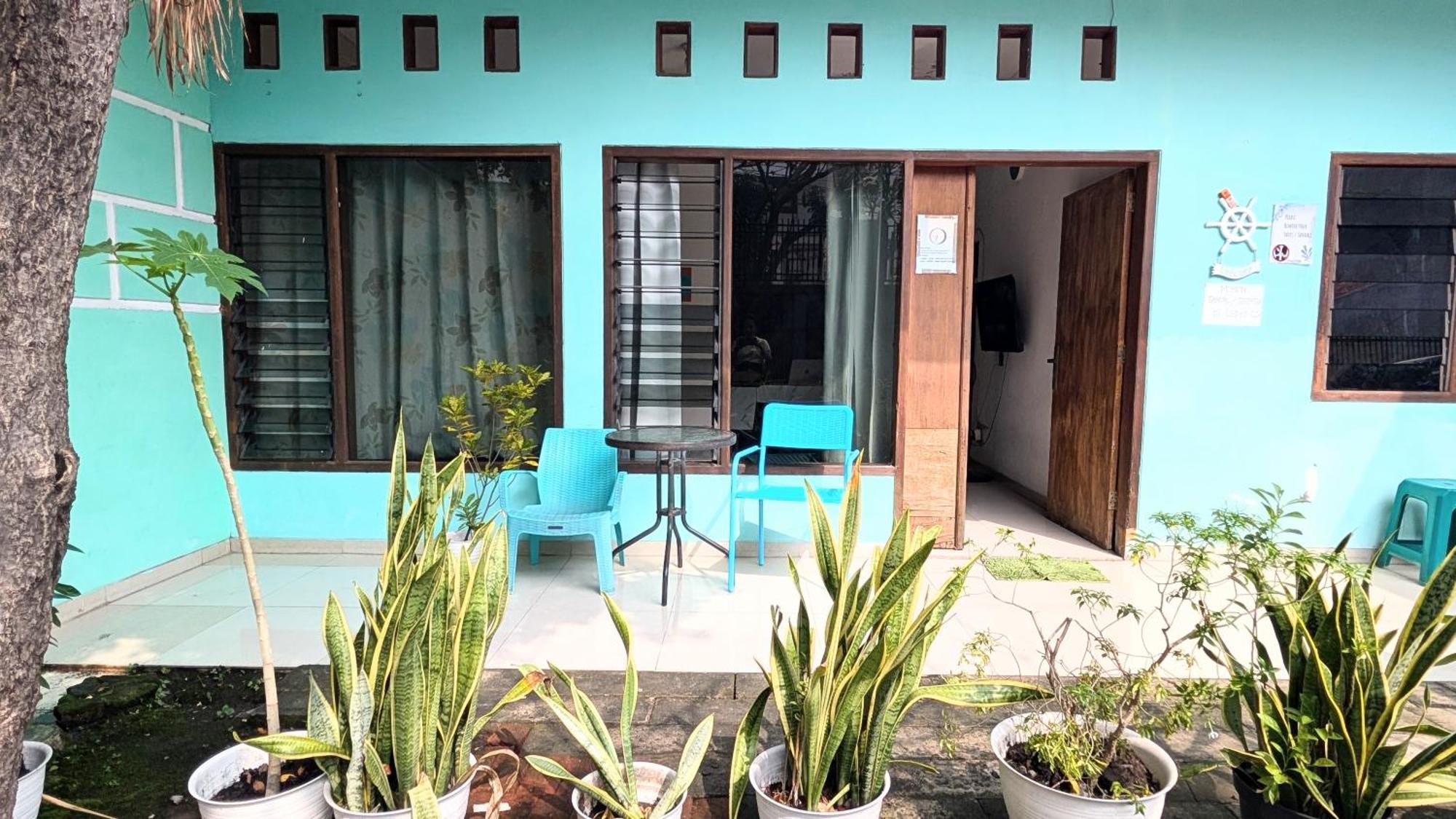 Homey Guesthouse Kertajaya Сурабая Екстериор снимка